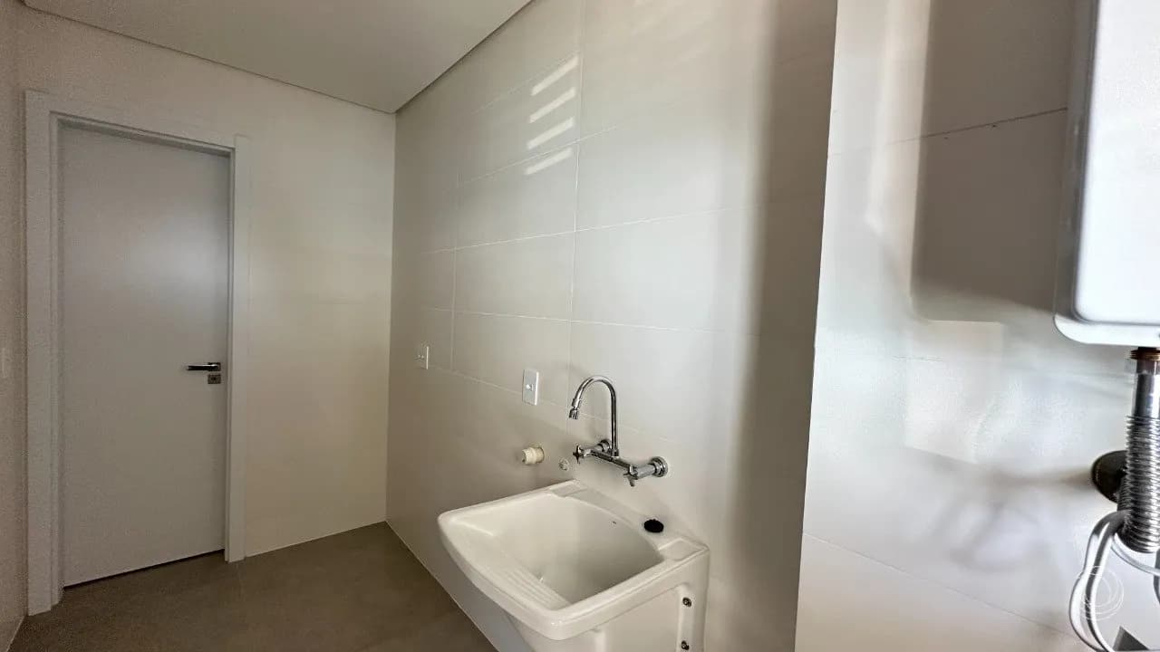 Apartamento para venda com 3 dormitórios em Cacupé com 176 m² — foto 5