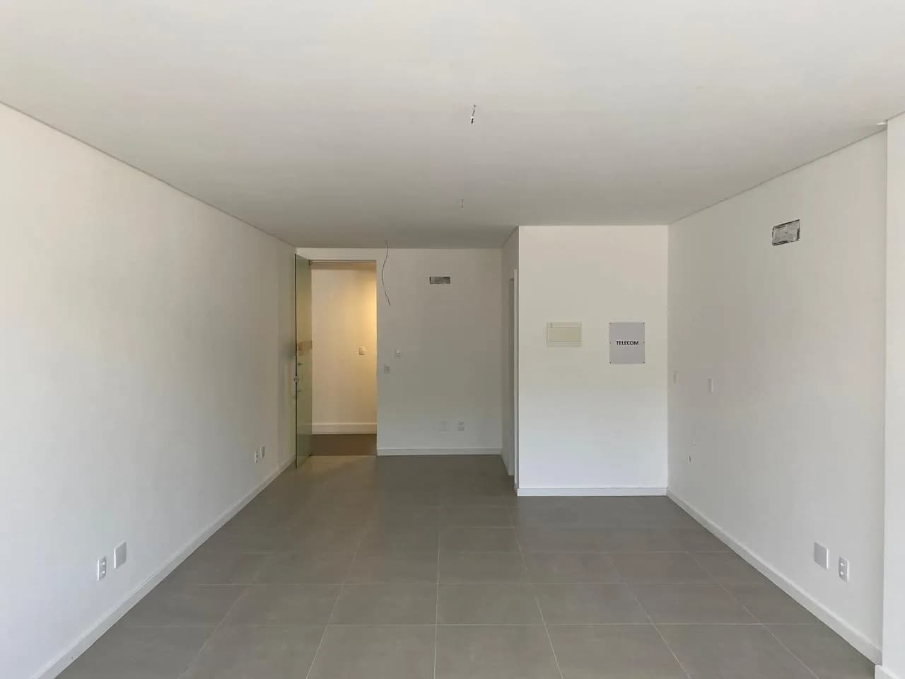 Sala comercial para venda em Saco Dos Limões com 38 m² — foto 2