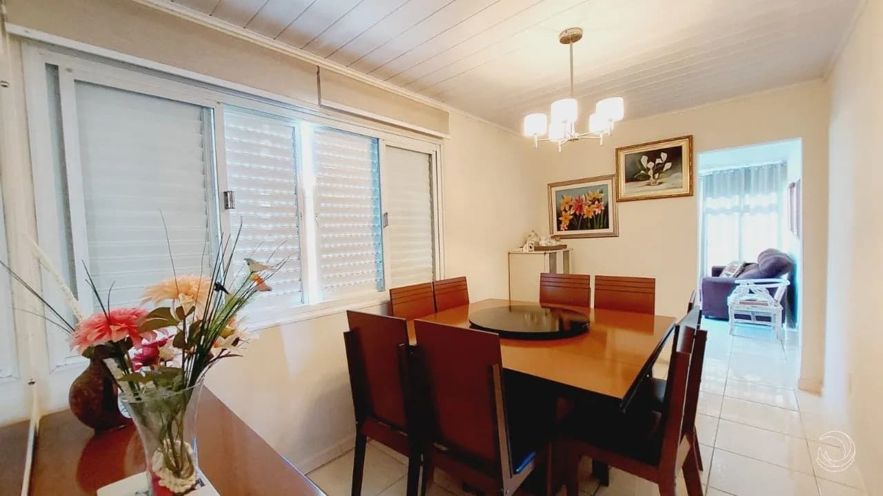 Casa para venda com 4 dormitórios em Estreito com 180 m²