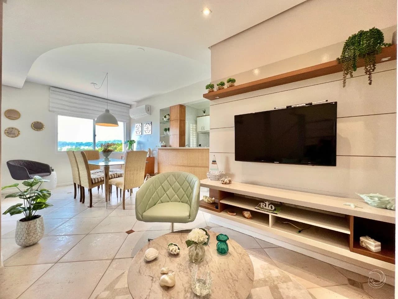 Apartamento para venda com 2 dormitórios em Jurerê Internacional com 91 m² — foto principal