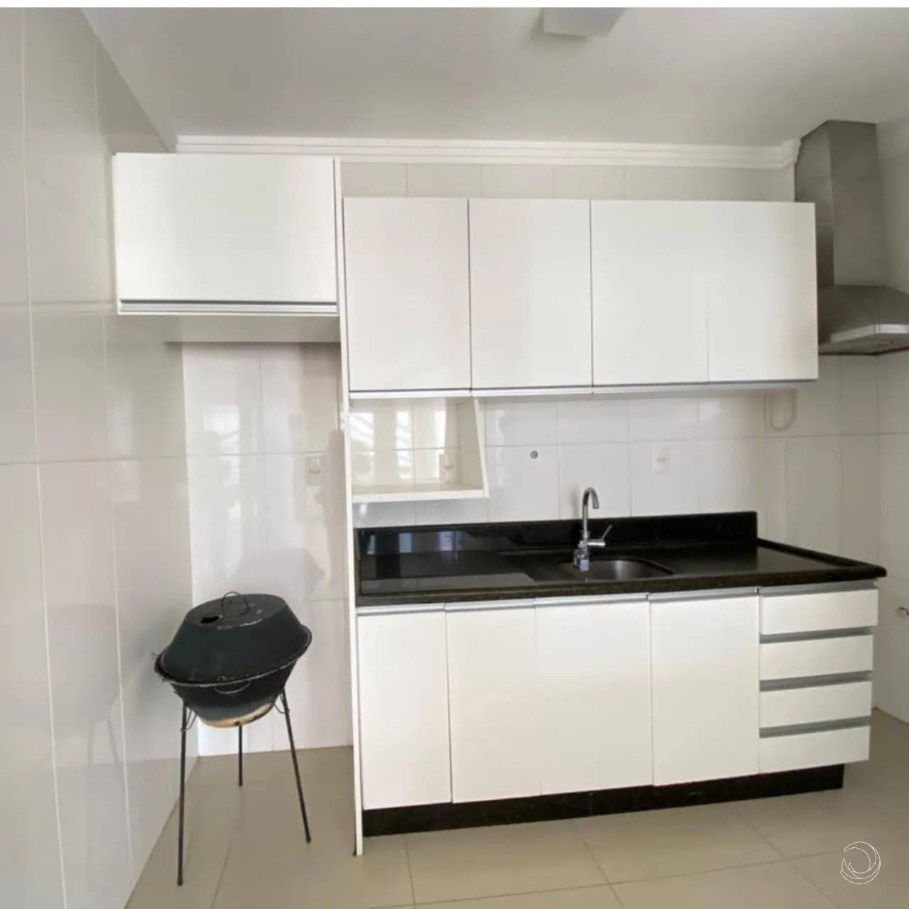 Cobertura para venda com 3 dormitórios em Coqueiros com 273 m² — foto 2
