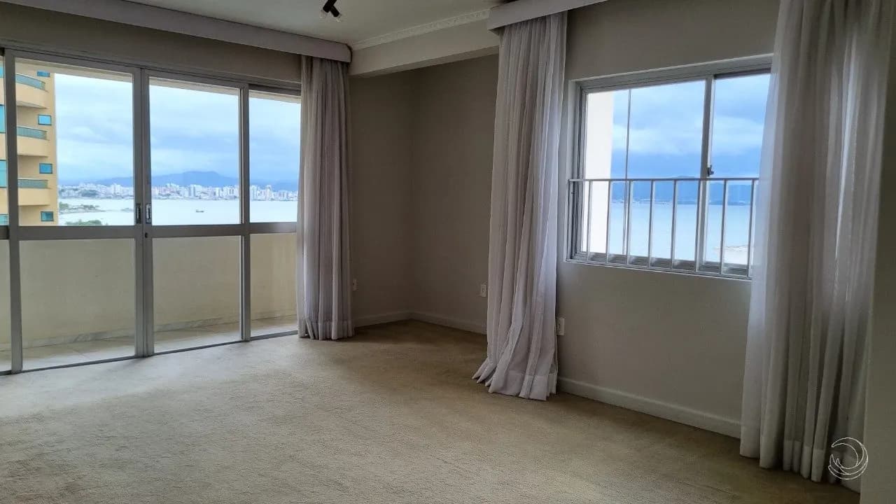 Cobertura para venda com 4 dormitórios em Centro com 185 m² — foto principal