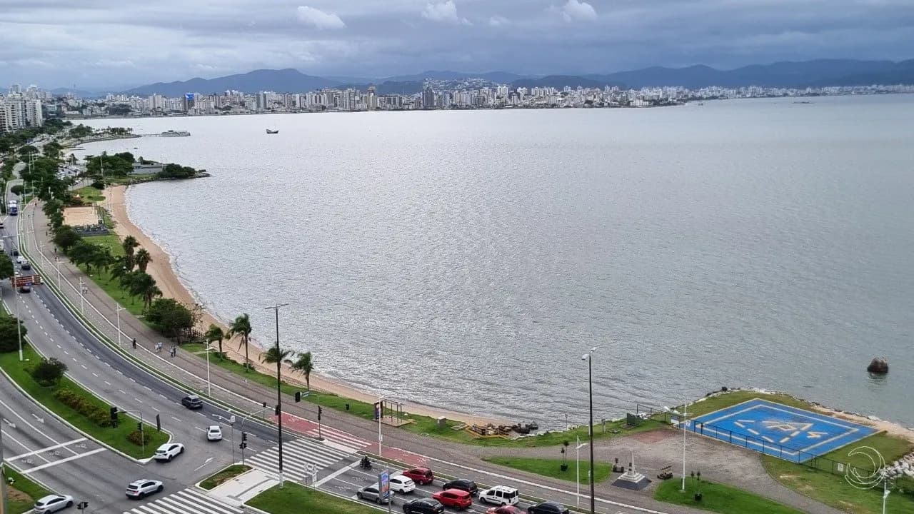 Cobertura para venda com 4 dormitórios em Centro com 185 m² — foto 2