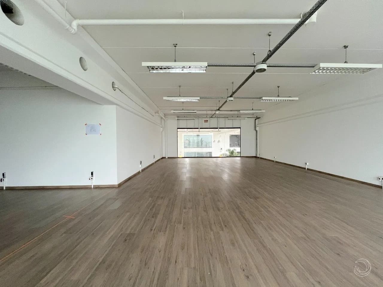 Loja para venda em Saco Grande com 227 m² — foto principal
