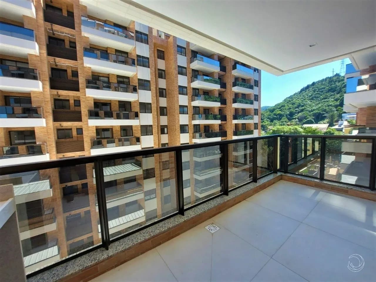 Apartamento para venda com 3 dormitórios em Itacorubi com 101 m² — foto 3