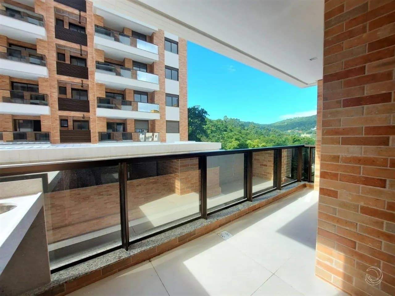 Apartamento para venda com 3 dormitórios em Itacorubi com 101 m² — foto 2
