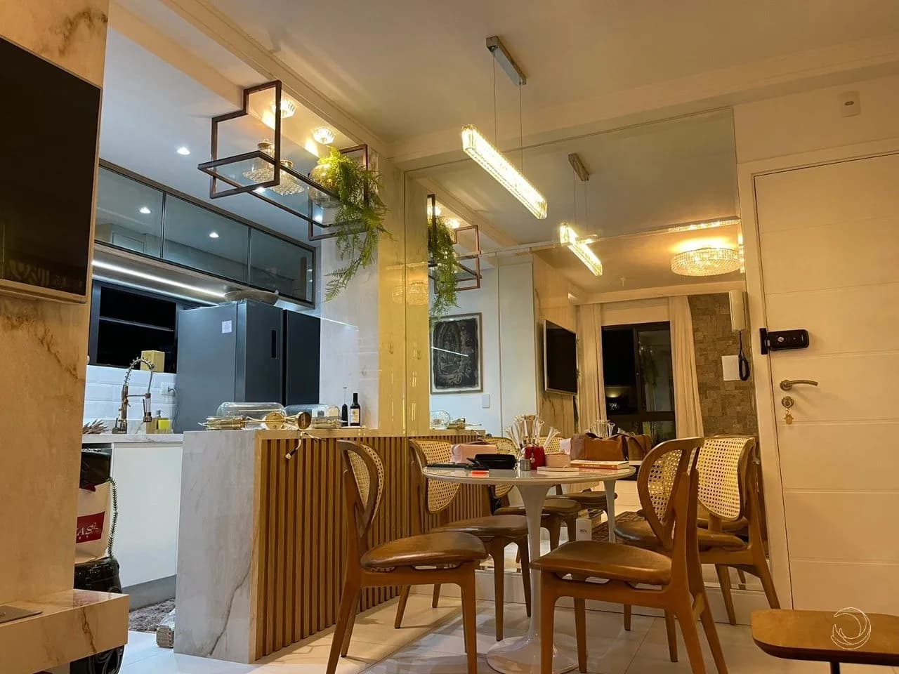 Apartamento para venda com 2 dormitórios em Agronômica com 65 m² — foto 4