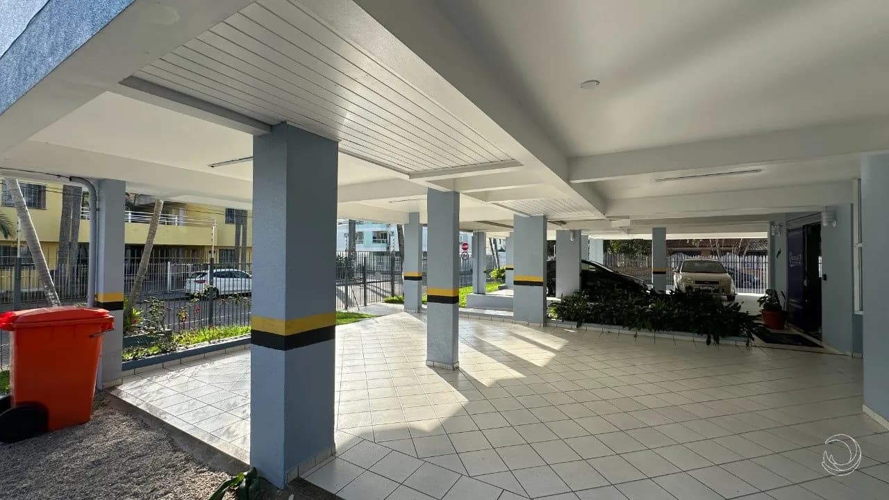 Hotel/pousada para venda em Canasvieiras com 45 m² — foto 2