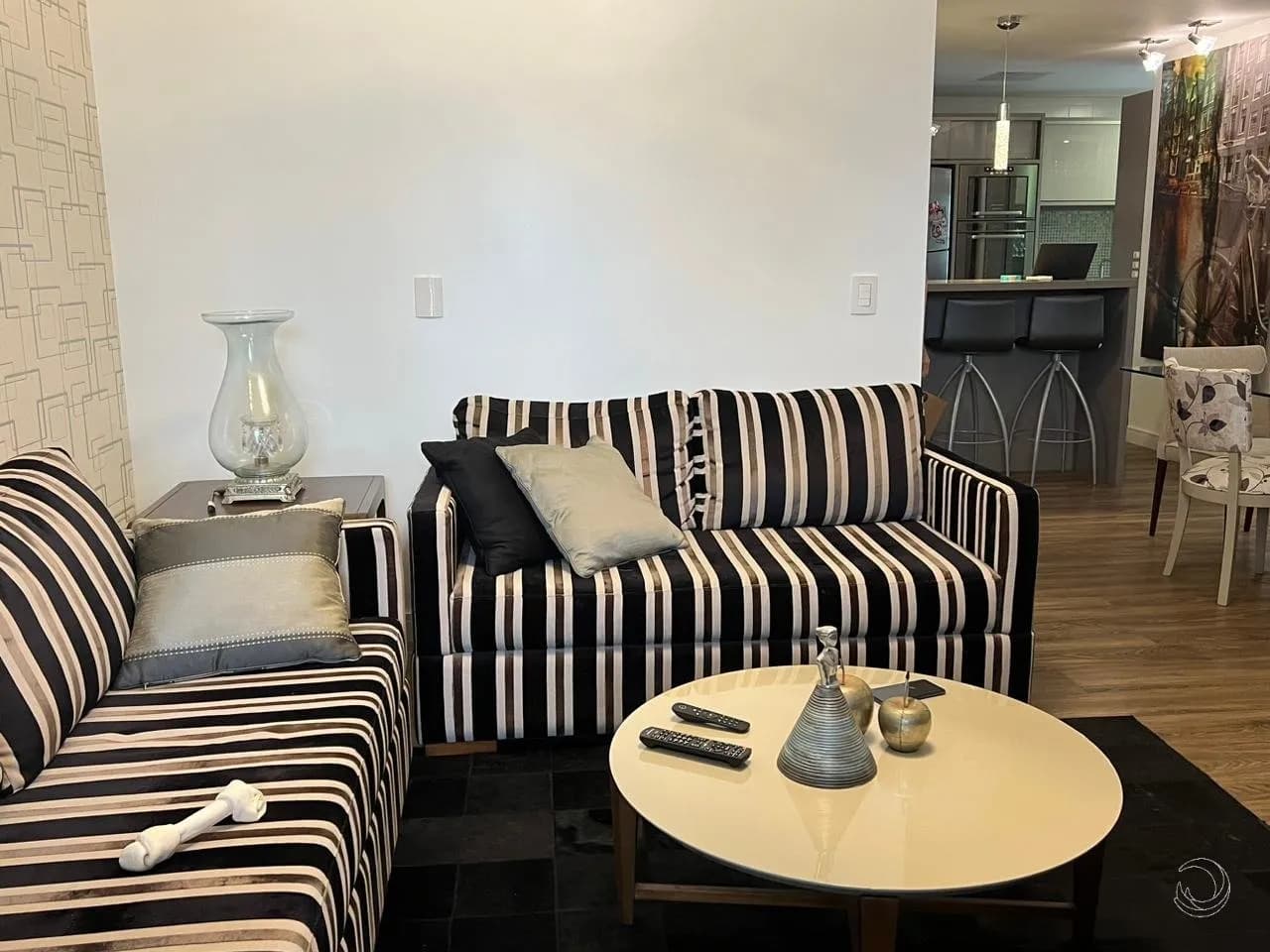 Apartamento para venda com 3 dormitórios em Centro com 108 m² — foto 2