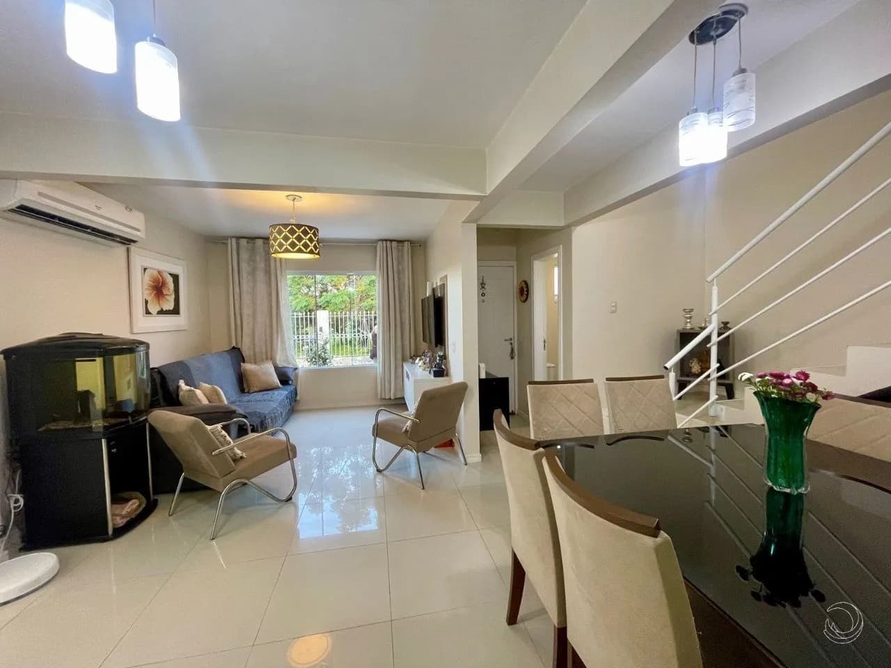 Casa para venda com 3 dormitórios em São João do Rio Vermelho com 242 m²