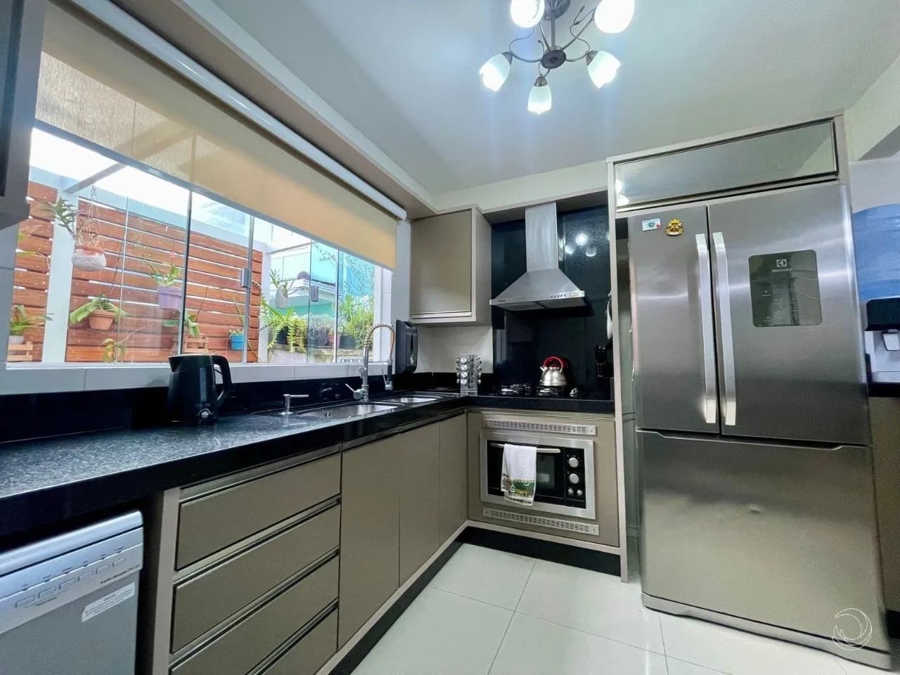Casa para venda com 3 dormitórios em São João do Rio Vermelho com 242 m² — foto 4