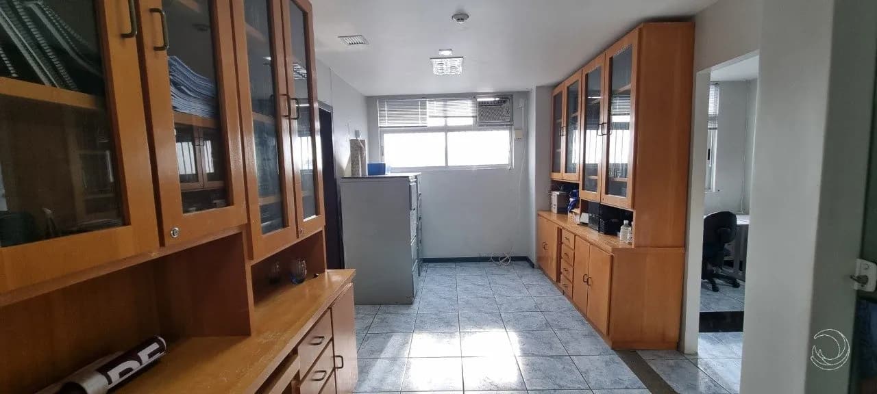 Sala comercial para venda em Centro com 102 m² — foto principal