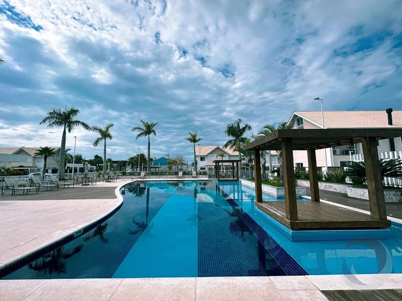 Casa para venda com 2 dormitórios em Morro Das Pedras com 78 m² — foto principal