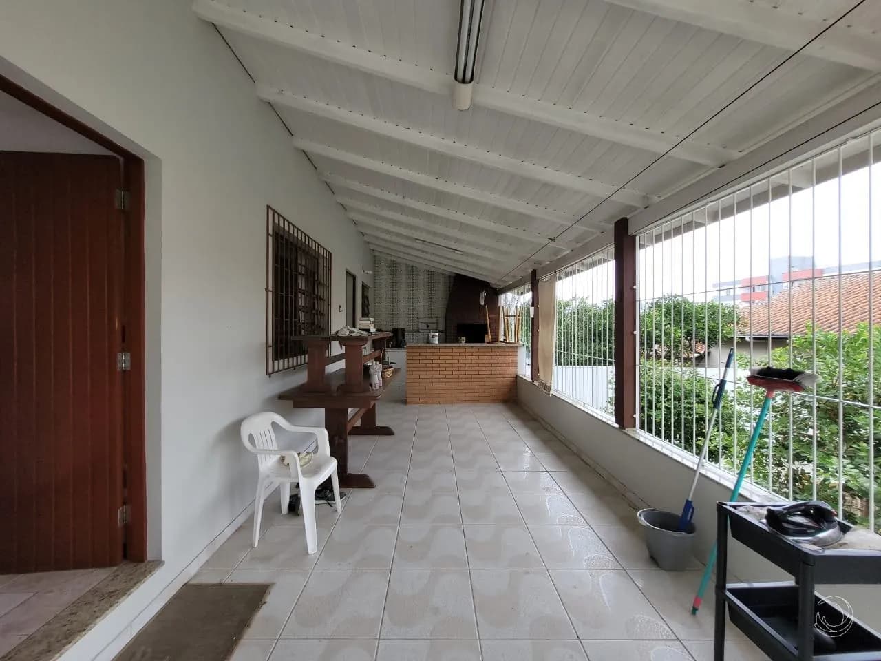 Casa para venda com 4 dormitórios em Praia Comprida com 243 m²