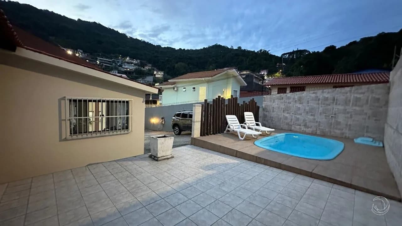 Casa para venda com 3 dormitórios em Saco Dos Limões com 161 m² — foto principal