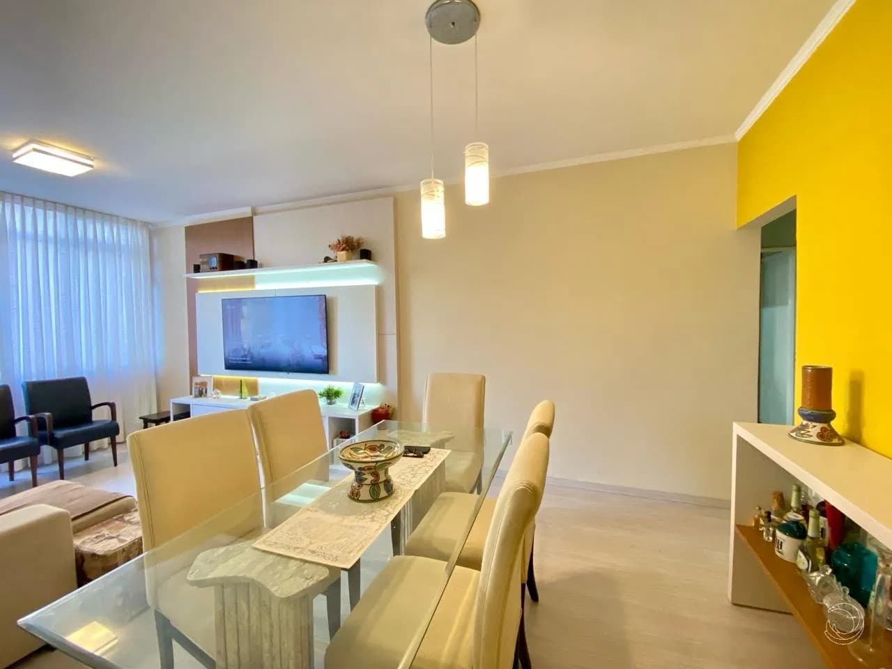 Apartamento para venda com 3 dormitórios em Centro com 99 m² — foto principal