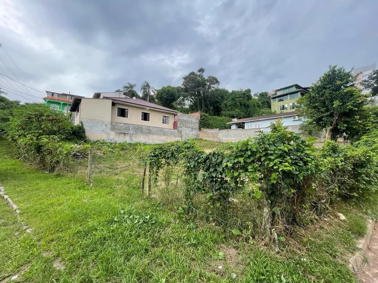 Terreno para venda em Coqueiros com 360 m² — foto 2