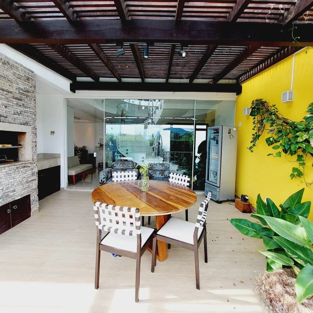 Casa para venda com 4 dormitórios em Campeche com 317 m² — foto principal