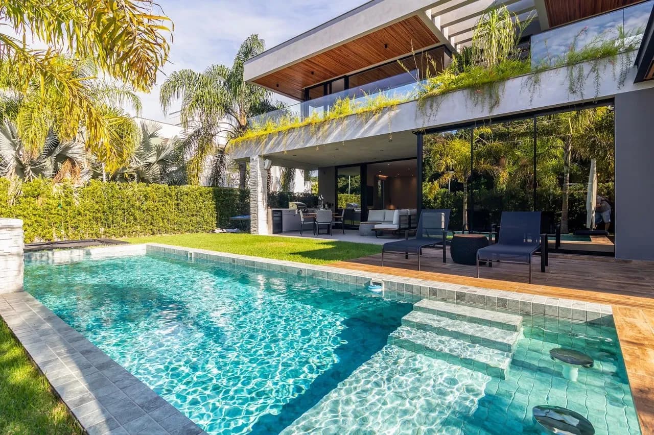 Casa para venda com 4 dormitórios em Jurerê com 445 m² — foto principal