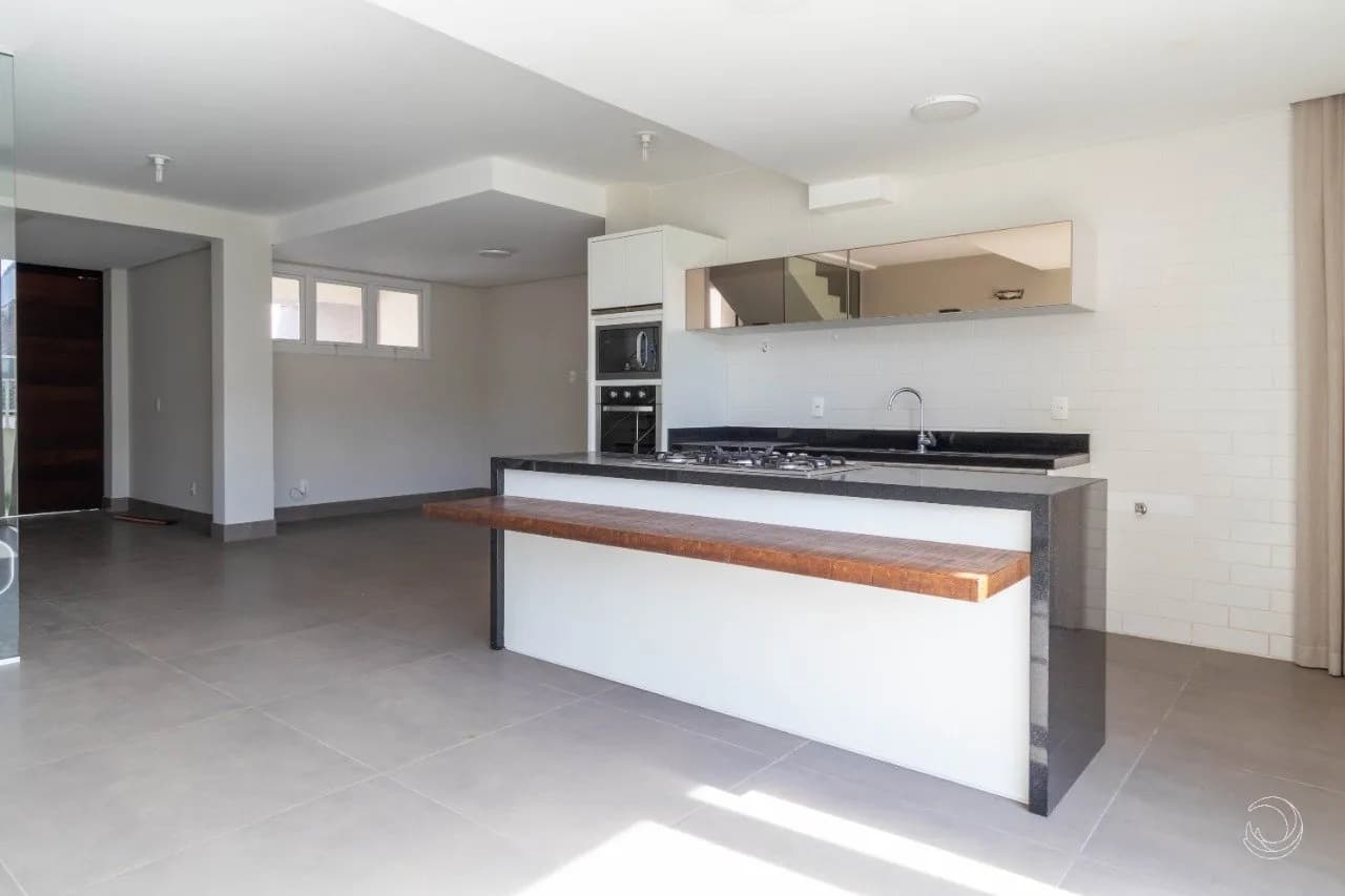 Casa para venda com 3 dormitórios em Cacupé com 263 m² — foto 3