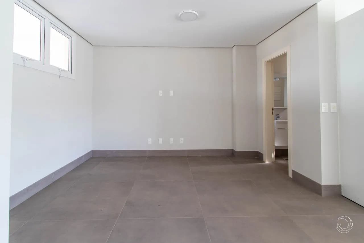 Casa para venda com 3 dormitórios em Cacupé com 263 m² — foto 5