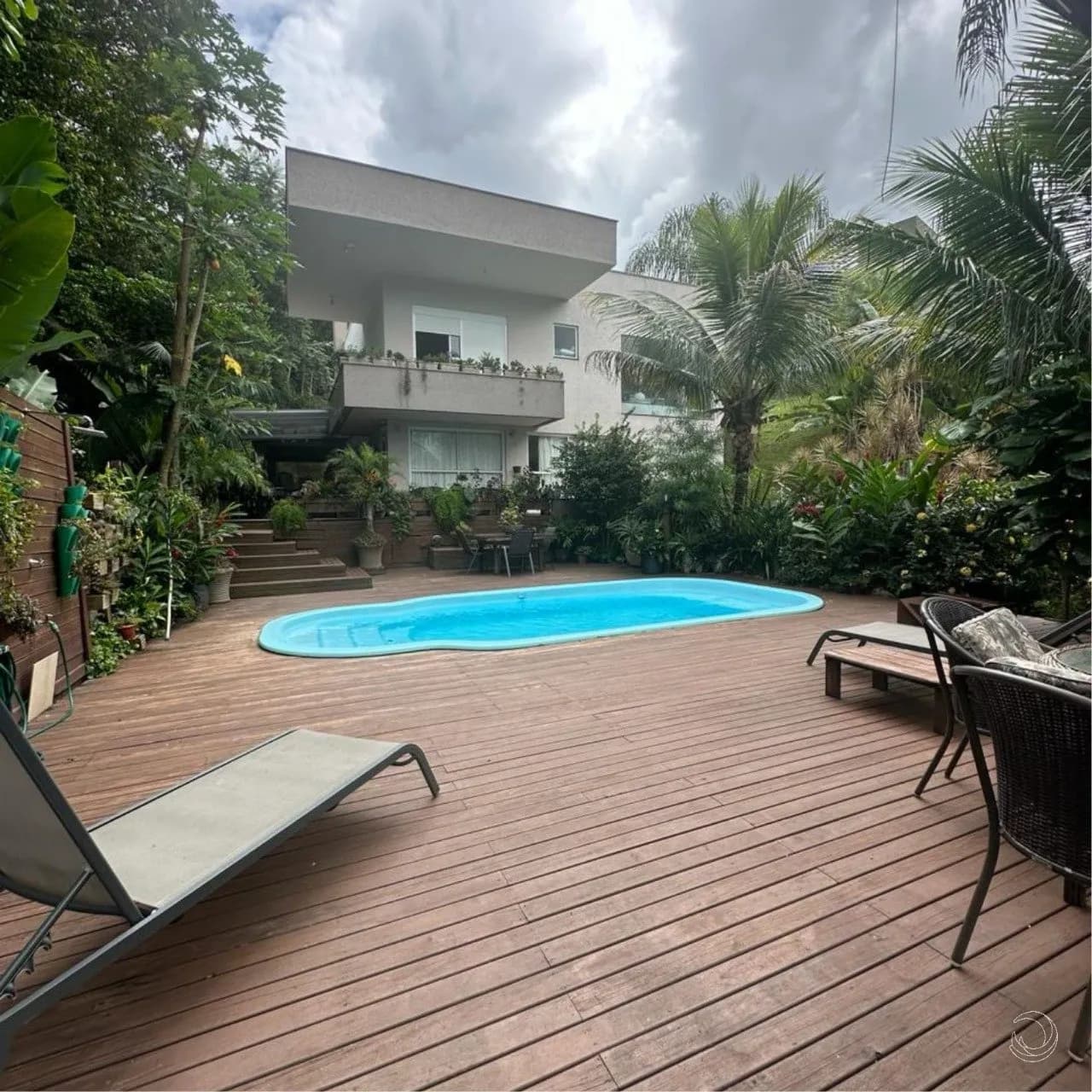 Casa para venda com 4 dormitórios em Cacupé com 700 m² — foto principal