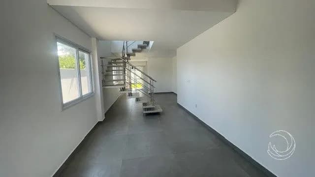 Casa para venda com 3 dormitórios em Campeche com 168 m² — foto principal