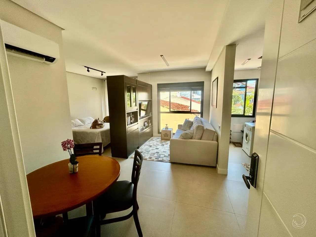 Estúdio para venda com 1 dormitório, em Coqueiros com 39 m² — foto principal