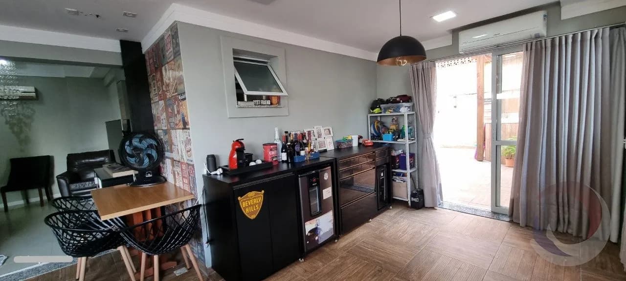 Apartamento para venda com 2 dormitórios em Agronômica com 128 m² — foto principal