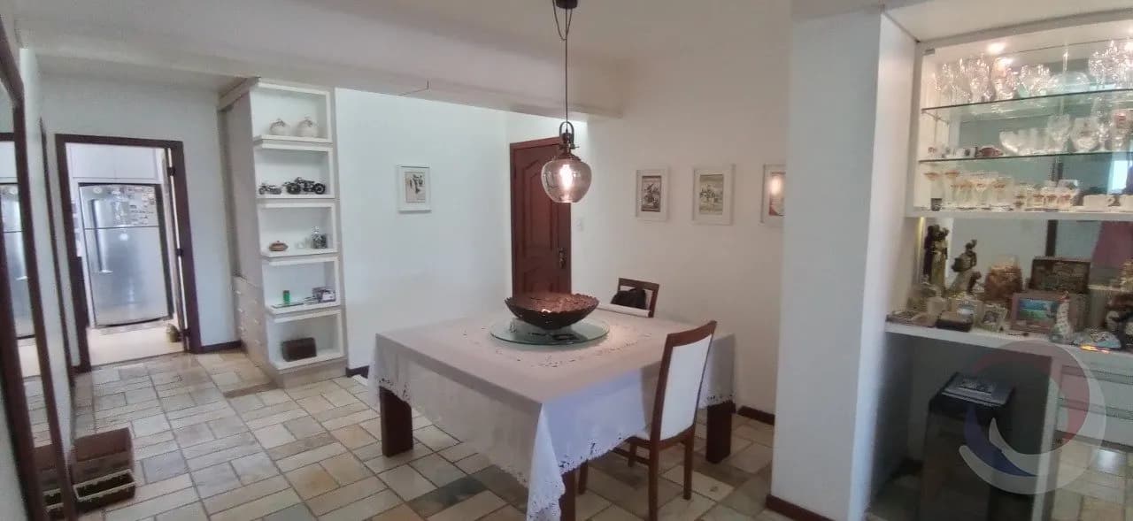 Cobertura para venda com 3 dormitórios em Coqueiros com 280 m² — foto principal