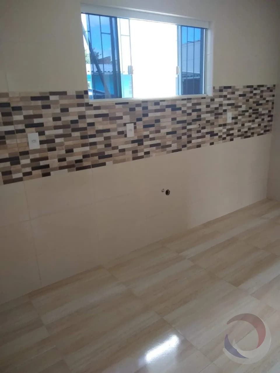 Casa para venda com 3 dormitórios em Carianos com 170 m² — foto 2