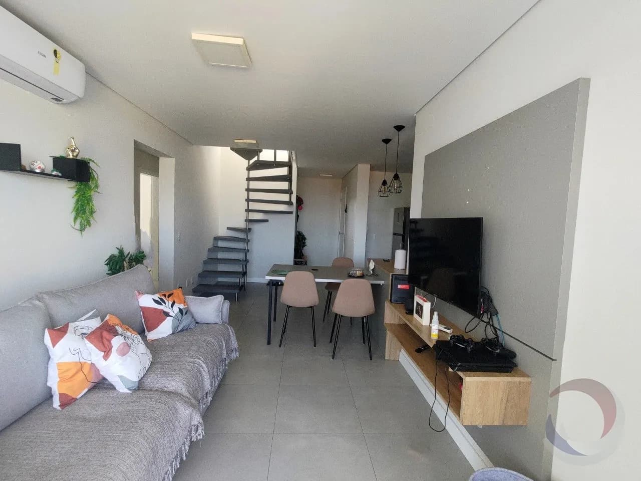 Apartamento para venda com 3 dormitórios em Campeche com 114 m² — foto principal