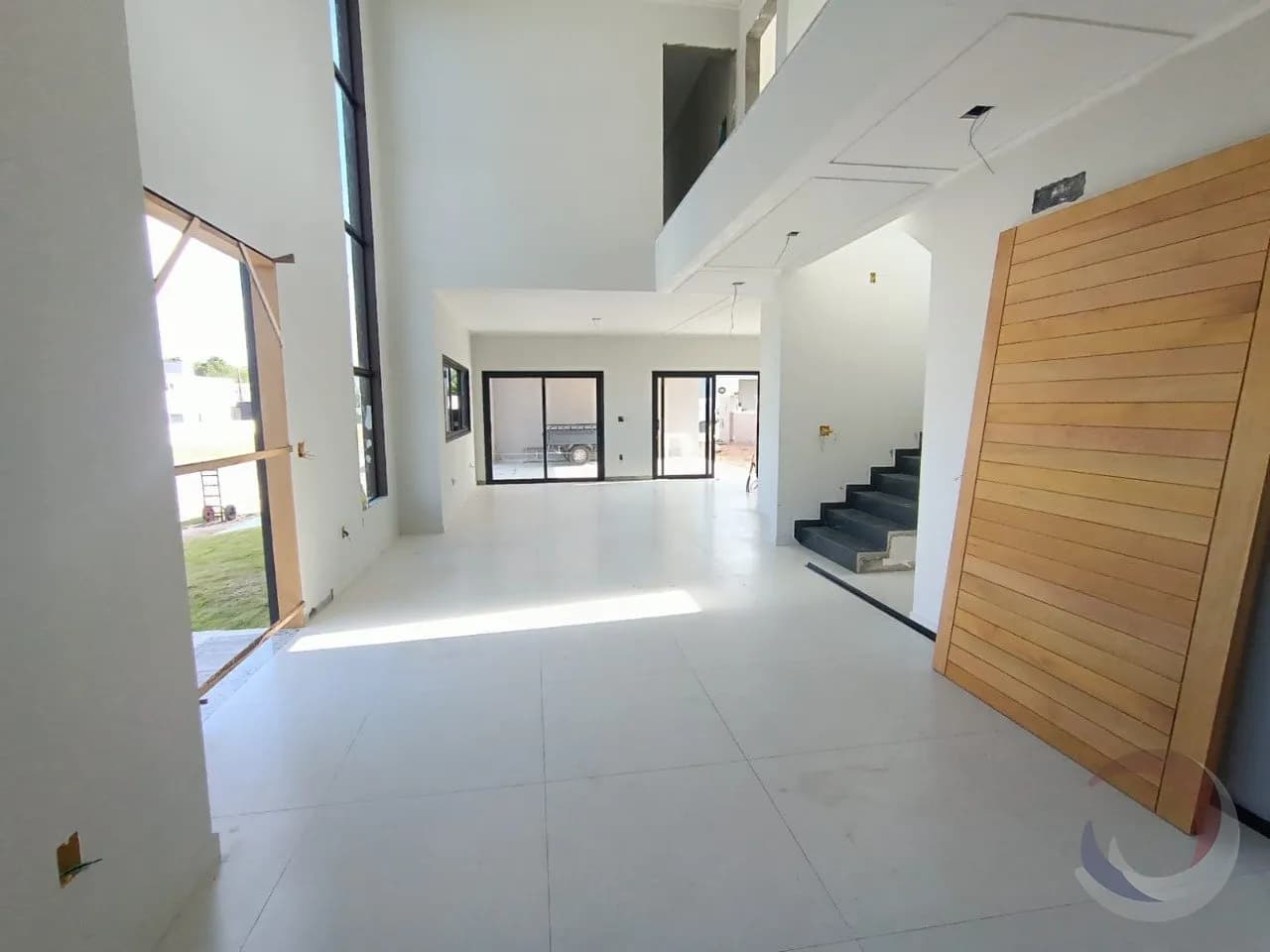 Casa para venda com 4 dormitórios em São João do Rio Vermelho com 244 m²