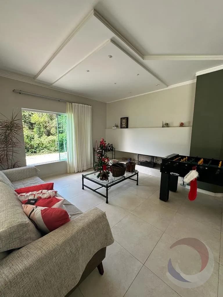 Casa para venda com 3 dormitórios em Cacupé com 397 m² — foto principal