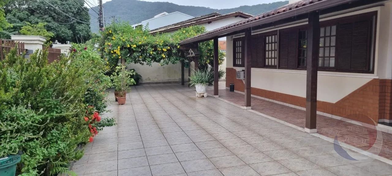 Casa para venda com 5 dormitórios em Lagoa Da Conceição com 281 m² — foto principal