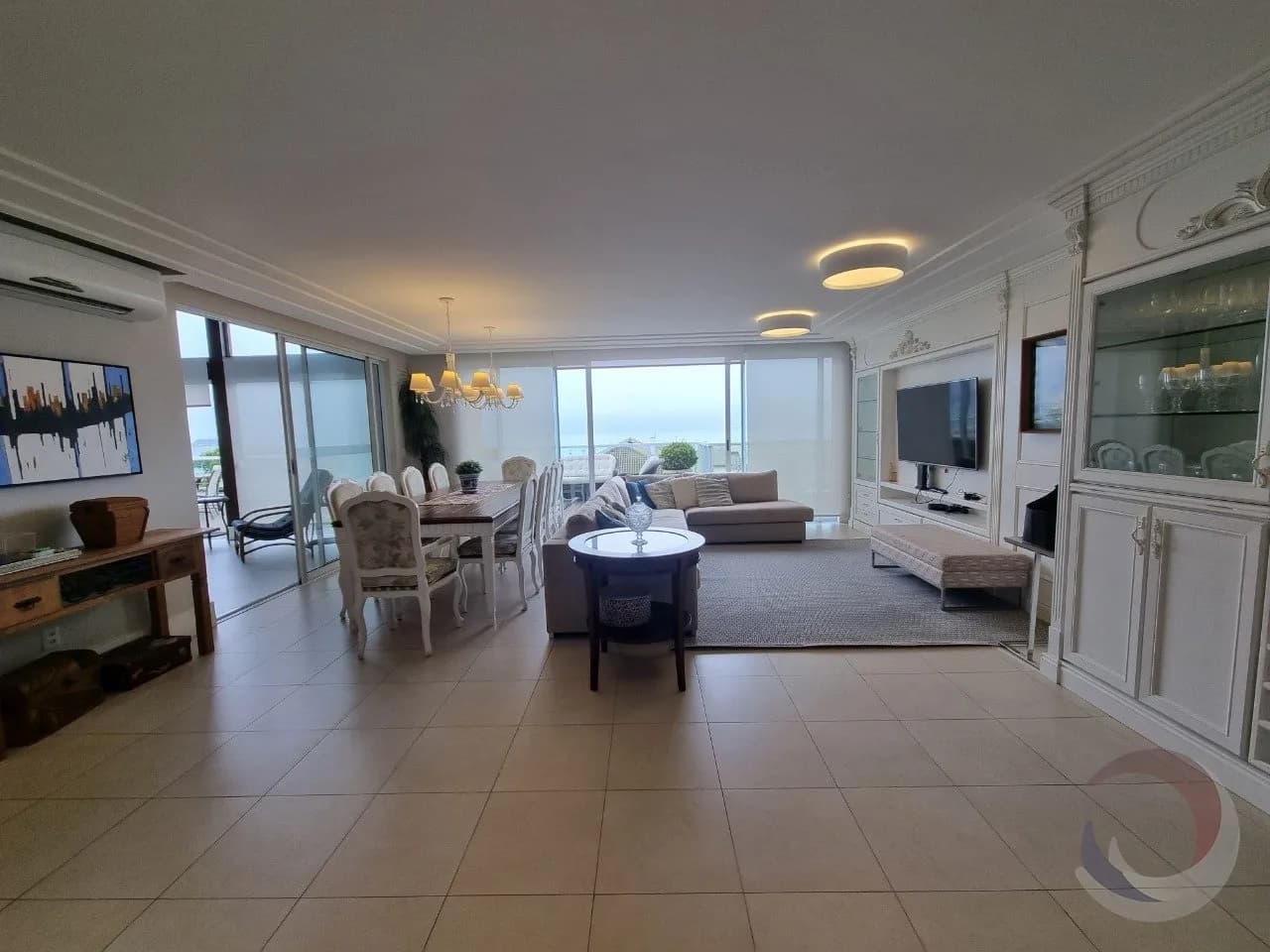 Cobertura para venda com 5 dormitórios em Santinho com 317 m²
