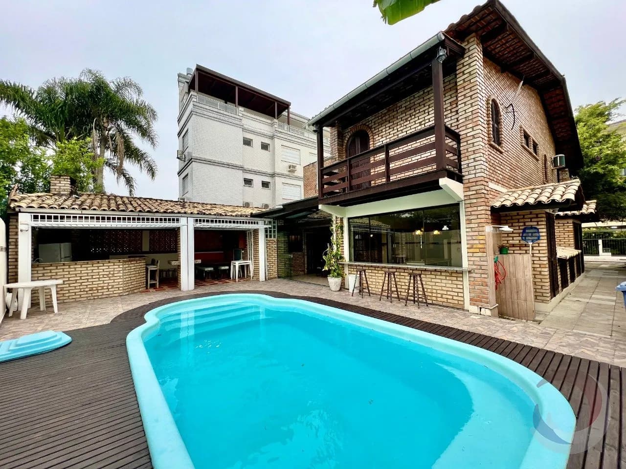 Casa para venda com 5 dormitórios em Cachoeira Do Bom Jesus com 142 m²