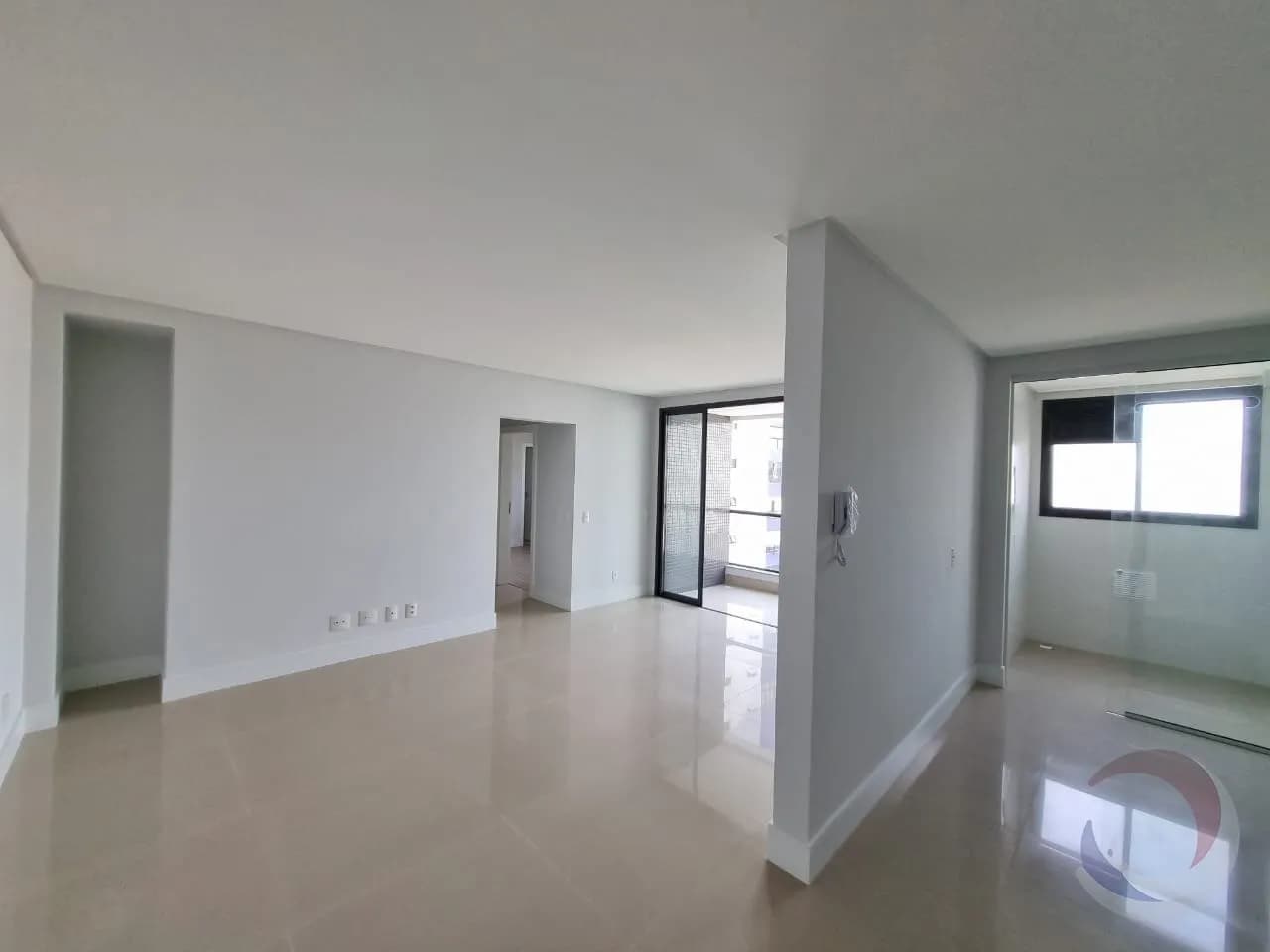 Apartamento para venda com 2 dormitórios em Agronômica com 87 m² — foto principal