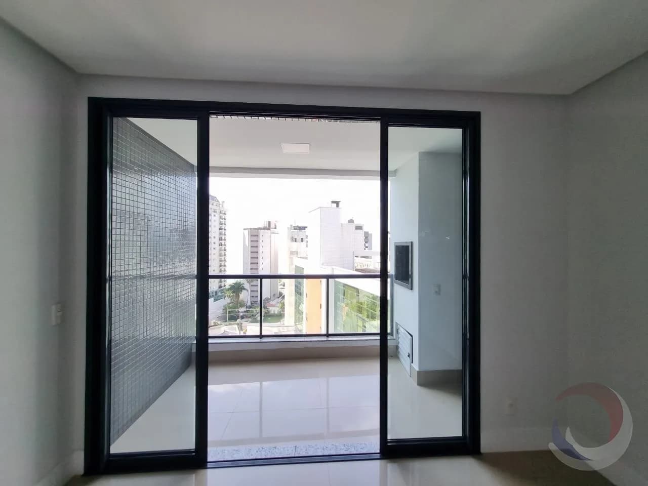 Apartamento para venda com 2 dormitórios em Agronômica com 87 m² — foto 4