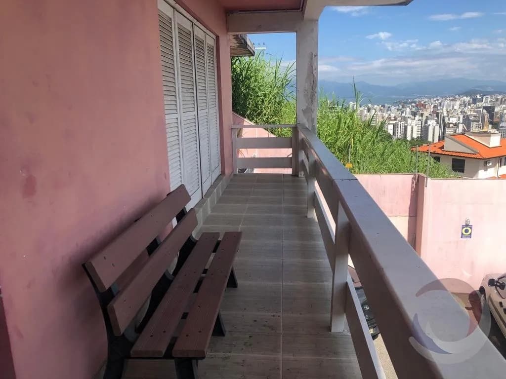 Casa para venda com 6 dormitórios em Centro com 440 m² — foto 2