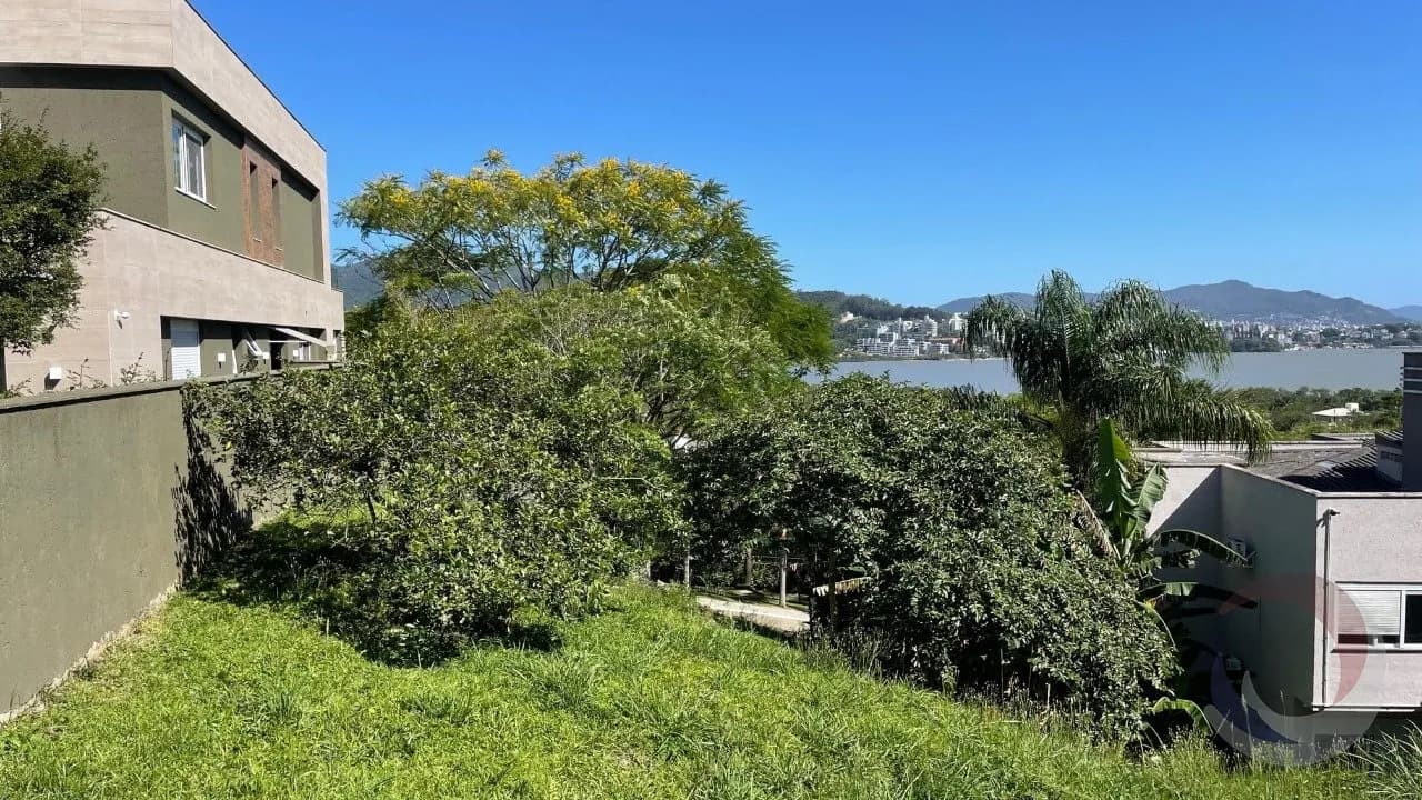 Terreno para venda em Cacupé com 1103 m² — foto principal