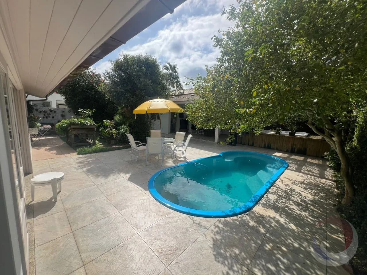 Casa para venda com 4 dormitórios em Lagoa Da Conceição com 186 m² — foto principal