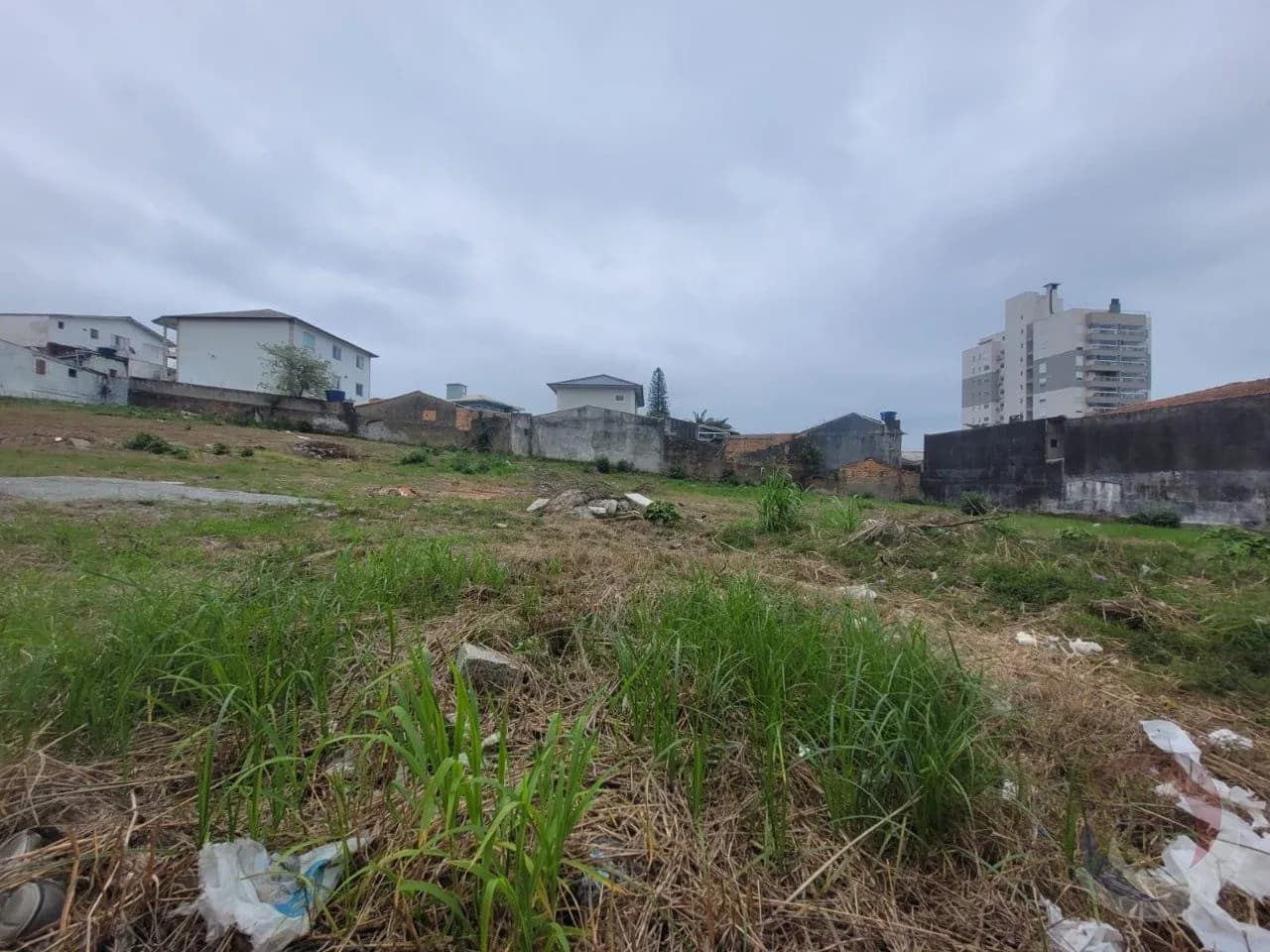 Terreno para venda em Barreiros com 2406 m² — foto principal
