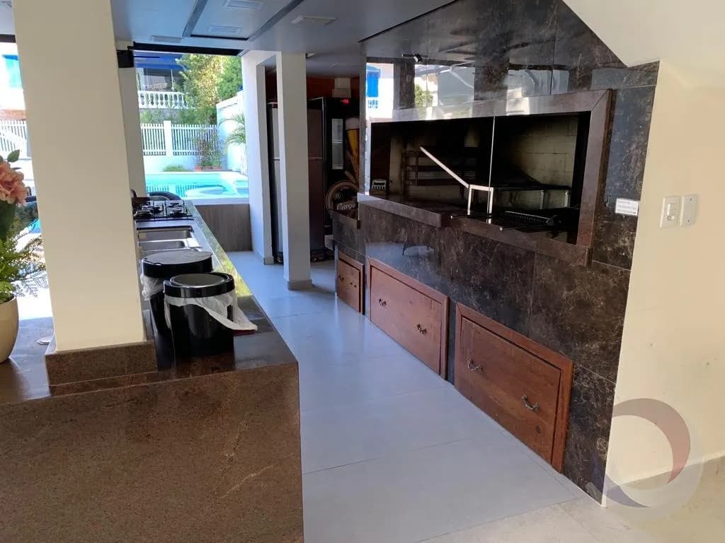 Hotel/pousada para venda em Canasvieiras com 303 m² — foto 2