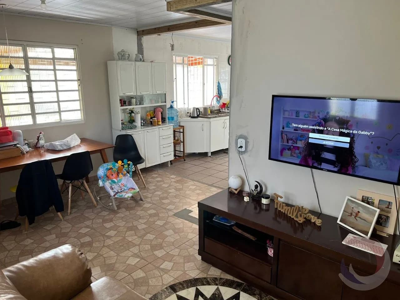 Casa para venda com 3 dormitórios em Coqueiros com 169 m²