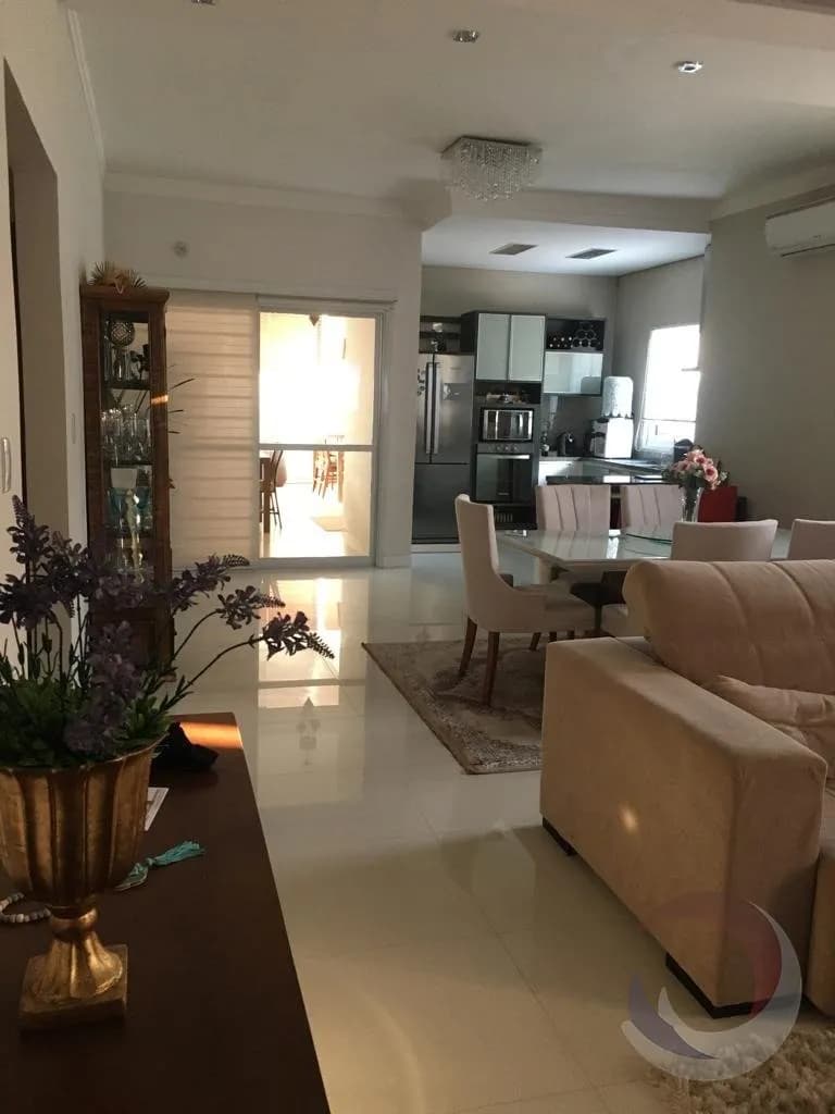 Casa para venda com 3 dormitórios em Pedra Branca com 240 m² — foto principal