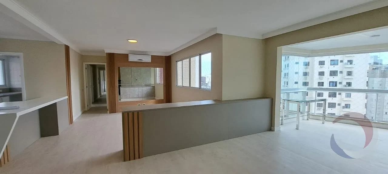 Apartamento para venda com 3 dormitórios em Centro com 165 m² — foto 2