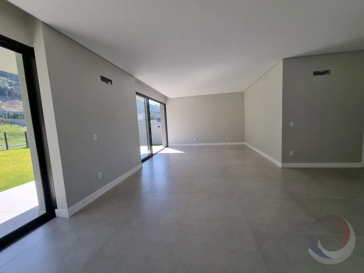 Casa para venda com 4 dormitórios em Ingleses Do Rio Vermelho com 378 m² — foto 2