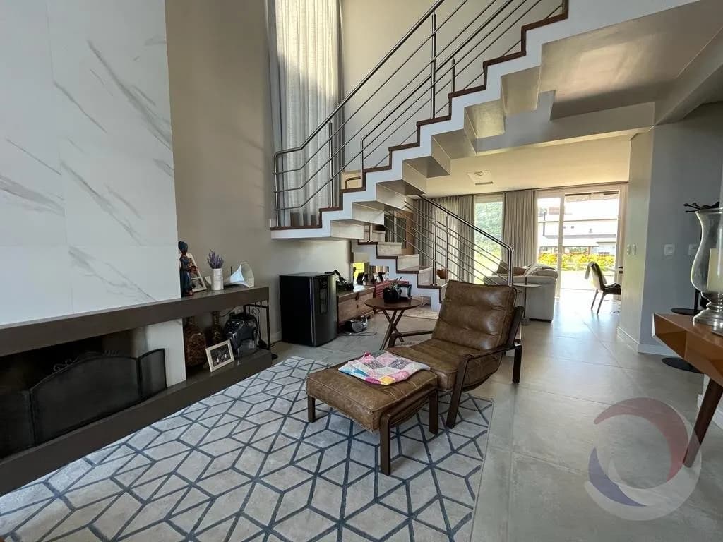 Casa para venda com 4 dormitórios em Ingleses Do Rio Vermelho com 305 m² — foto principal