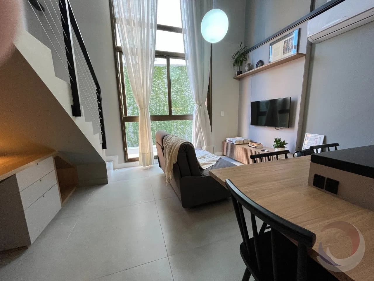 Loft para venda com 1 dormitório, em Carvoeira com 43 m² — foto 2